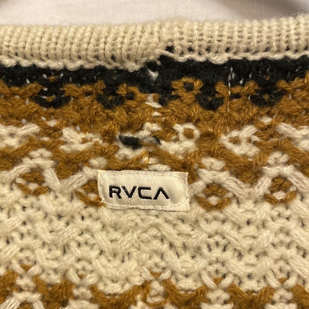 RVCA Ladies brown/black wrap poncho - Picture 5 of 6